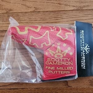 Scotty Cameron 2026 Club Cameron Member Headcover Cover Dancing Dogs Red Gold